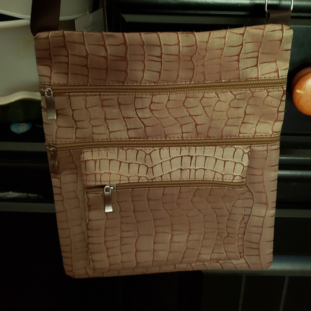 Crossbody handbag